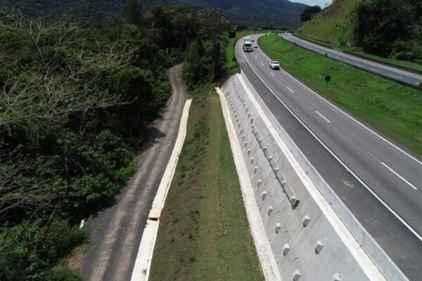 arteris-regis-bittencourt-investe-r$-8,9-milhoes-em-obras-de-contencao-na-br-116