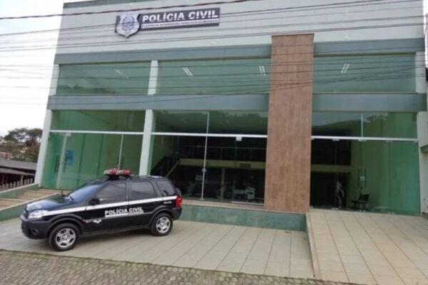 Homem mata a facadas genro que o repreendeu por beijar neto na boca homem-mata-a-facadas-genro-que-o-repreendeu-por-beijar-neto-na-boca