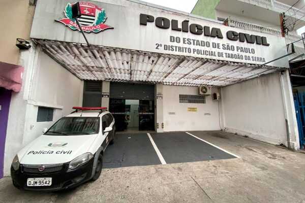 Taboão da Serra: Homem é pego em flagrante se masturbando na janela taboao-da-serra:-homem-e-pego-em-flagrante-se-masturbando-na-janela