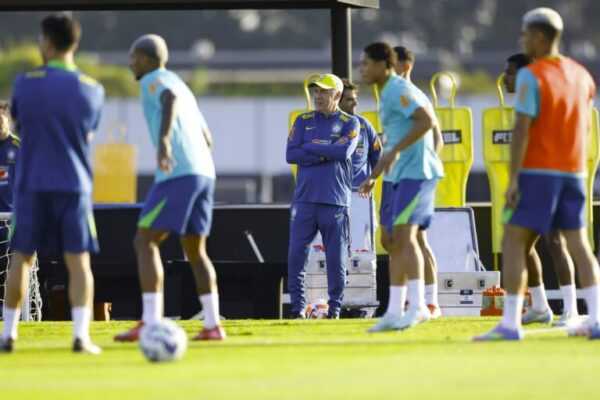Seleção: Ancelotti faz 1° treino com elenco completo e testa equipe selecao:-ancelotti-faz-1°-treino-com-elenco-completo-e-testa-equipe