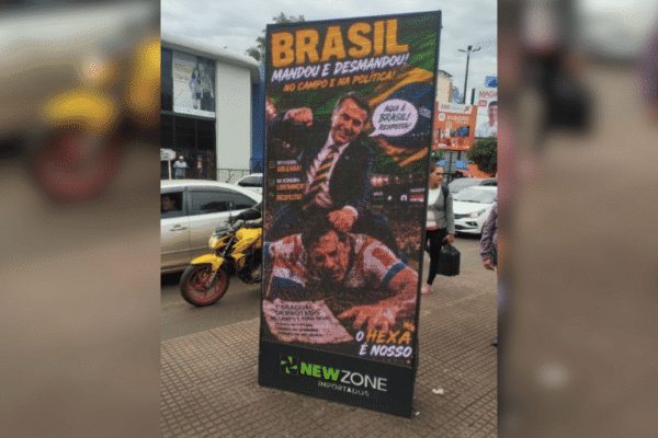 Painéis de jogador sendo agredido são retirados no Paraguai; entenda paineis-de-jogador-sendo-agredido-sao-retirados-no-paraguai;-entenda